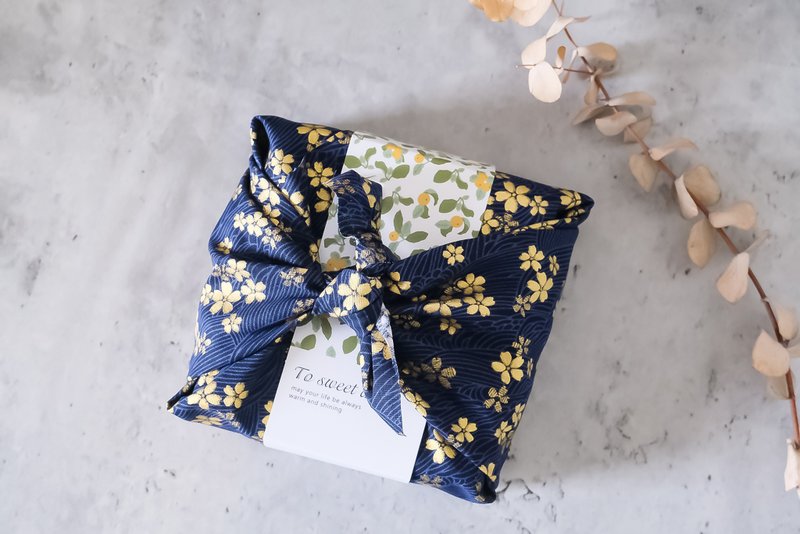 【禾果】小春日和日系包巾综合果干礼盒-蓝色樱花-新年礼物 - 水果干 - 棉．麻 蓝色