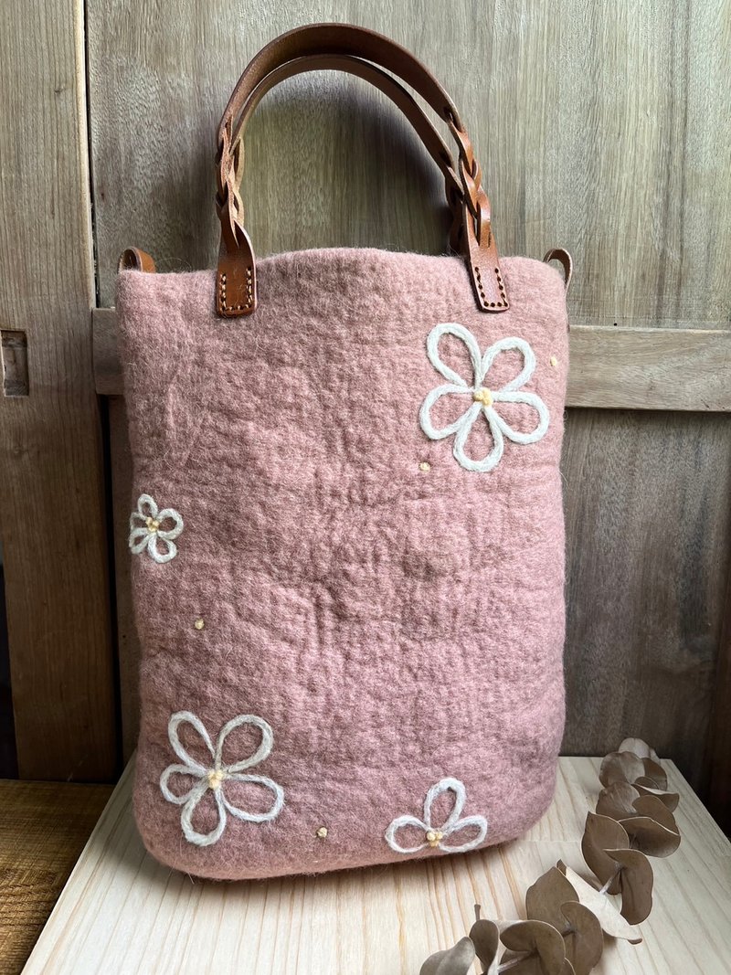 藕色方型两用手提斜背包 羊毛毡包包 真皮背带 真皮手提 - 侧背包/斜挎包 - 羊毛 粉红色