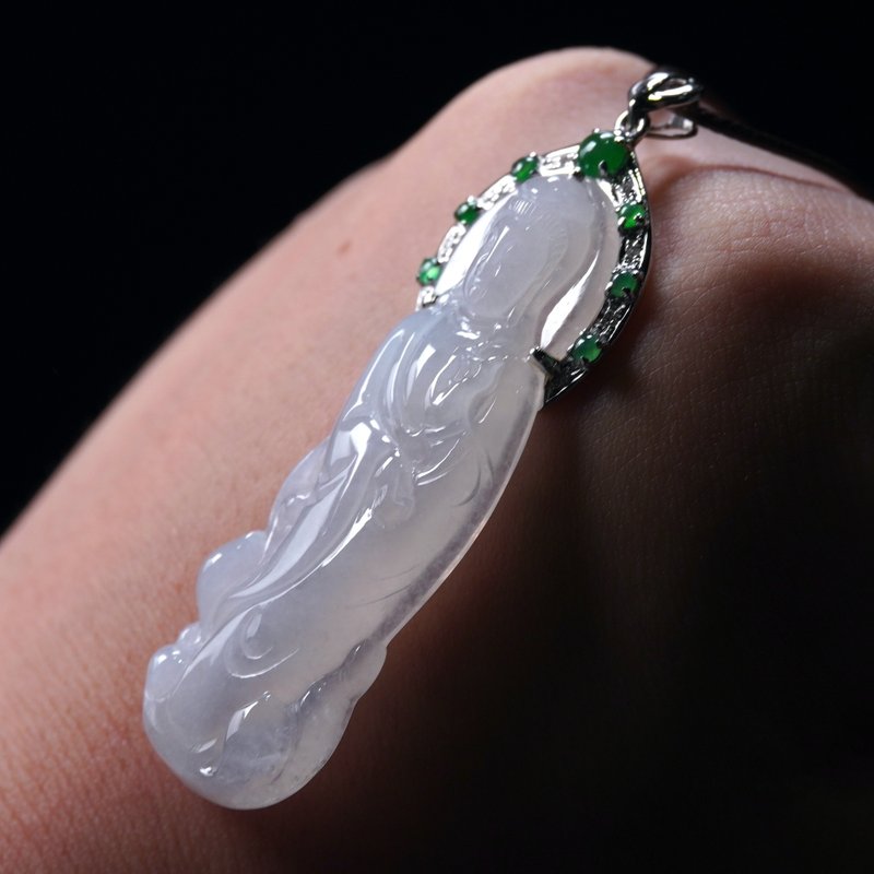 冰种翡翠观音菩萨项链 18K金钻石 | 天然缅甸玉翡翠A货 | 送礼 - 项链 - 玉石 白色