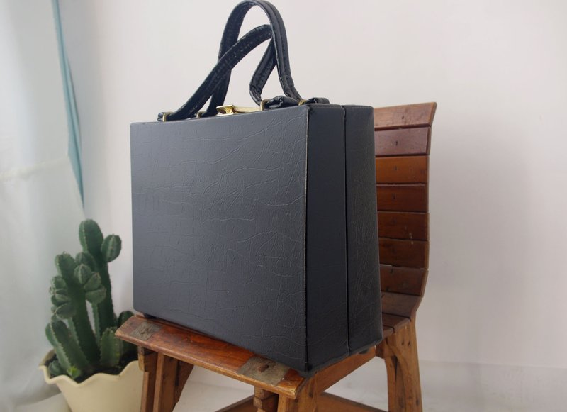 4.5studio-北欧古着古董包-浪迹天涯黑漆皮手提行李箱 - 化妆包/杂物包 - 防水材质 黑色