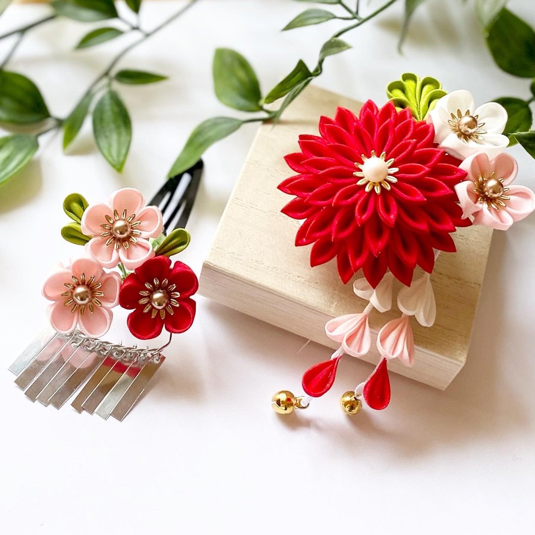 Tsumamizaiku for 3 years old red x cherry blossom color Kanzashi Yukata Graduation ceremony Graduation ceremony Entrance ceremony Entrance ceremony Kimono - 发饰 - 丝．绢 红色