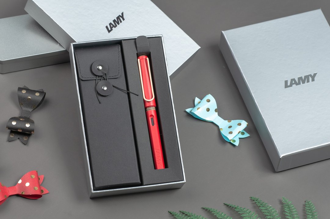 LAMY 钢笔 黑线圈笔袋礼盒 / SAFARI - 限量 特仕版 草莓恋人米夹 - 钢笔 - 塑料 红色
