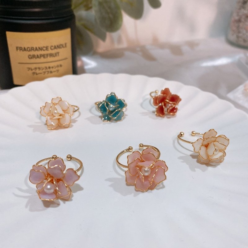 天雨花戒指 / 手作水晶花饰品 - 戒指 - 树脂 