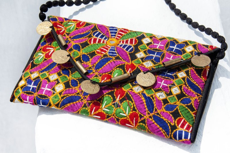 手工刺绣斜背包 民族风包 侧背包 肩背包 手工包 刺绣包-缤纷花朵 - 侧背包/斜挎包 - 棉．麻 多色