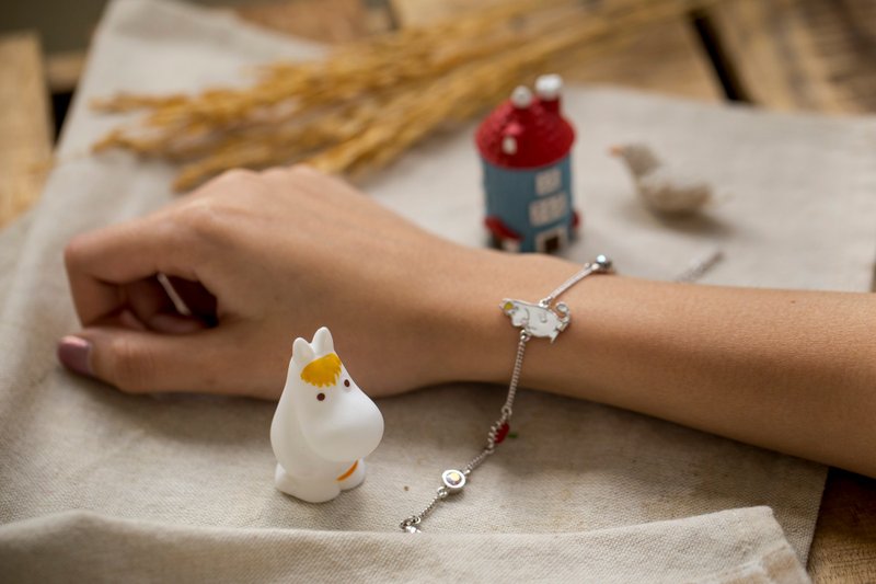 Bracelet with Colored Snorkmaiden Pendant and Rainbow Crystal - 手链/手环 - 其他金属 多色