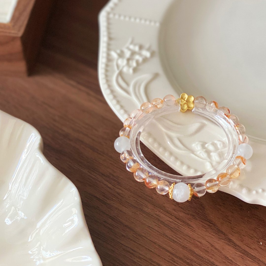 Amelia Jewelry丨蜂蜜香草奶冻丨高品胶花斯里兰卡月光石原创手链 - 手链/手环 - 水晶 橘色