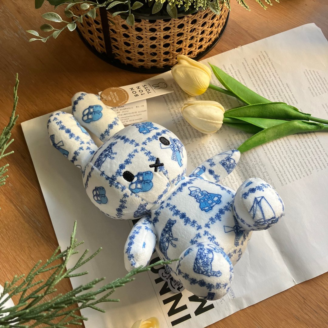 BON TON TOYS 米菲兔填充玩偶23CM-代尔夫特蓝 - 玩偶/公仔 - 聚酯纤维 多色