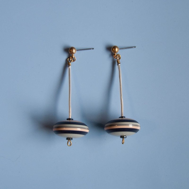 直线飞碟耳环 - 耳环/耳夹 - 压克力 多色