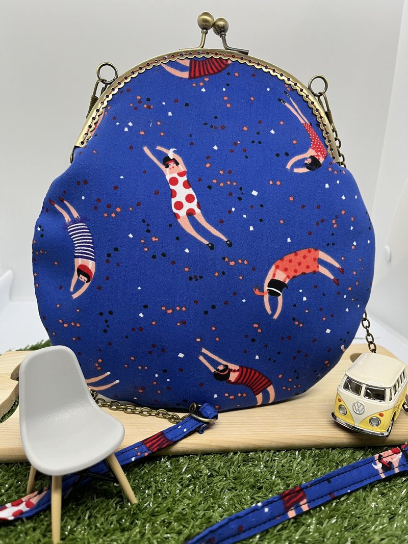 梦游少女手机斜背口金包(附背绳) - 侧背包/斜挎包 - 棉．麻 蓝色