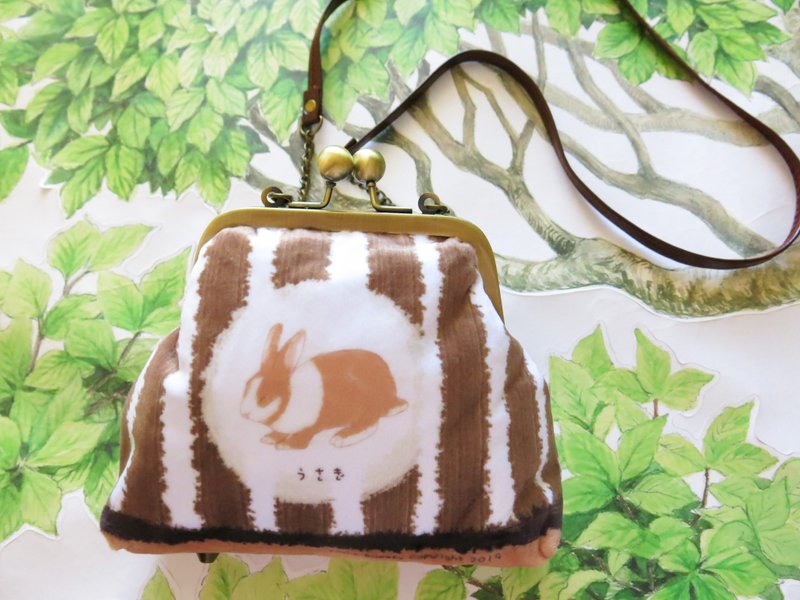 咖啡棕奶茶兔条纹口金包 - 侧背包/斜挎包 - 棉．麻 卡其色