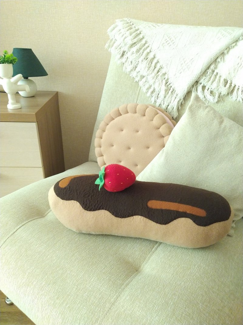Eclair Pillow Chocolate frosting - Giant food, plush eclair Handmade - 枕头/抱枕 - 其他材质 咖啡色