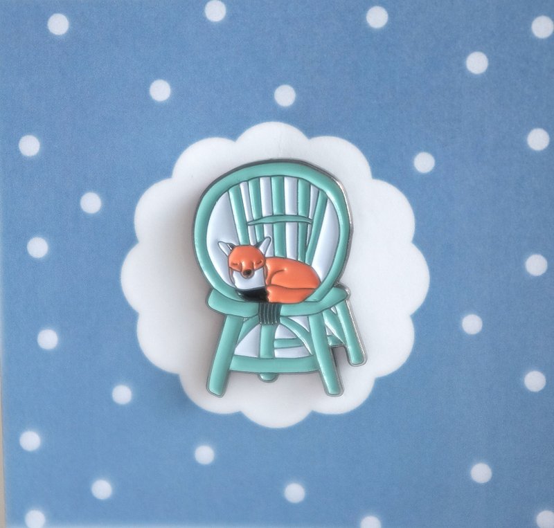 Fox In Rattan Chair Pin - 其他 - 其他金属 灰色