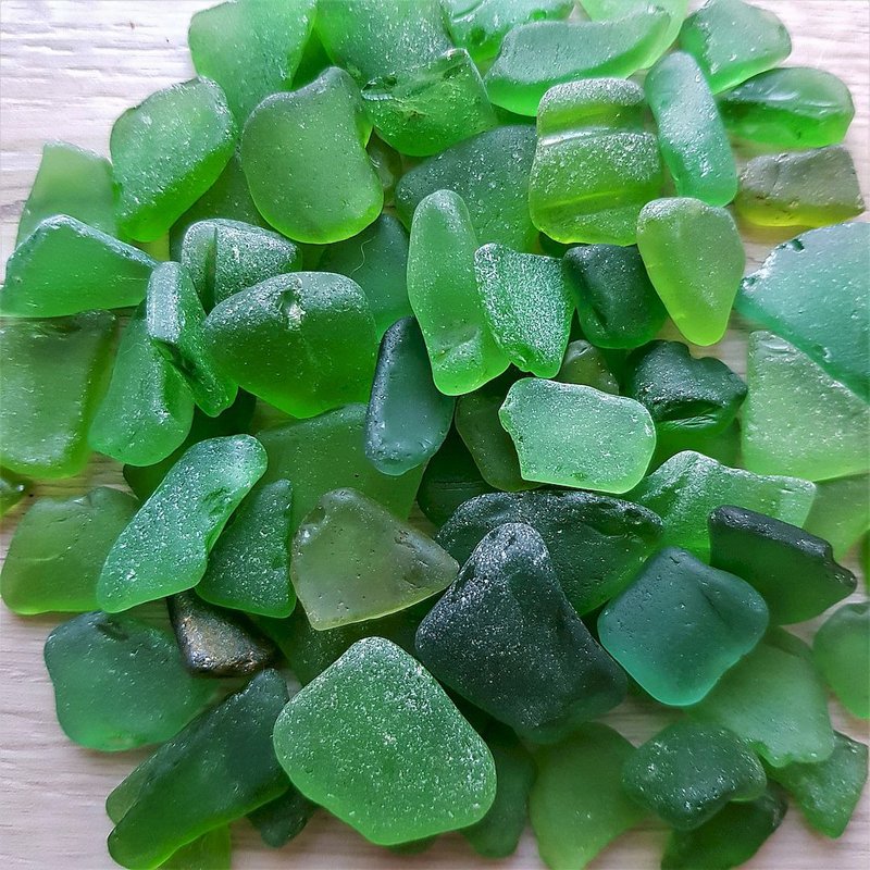 Small green sea glass. Authentic sea glass for you crafts 200 gram - 其他 - 玻璃 绿色
