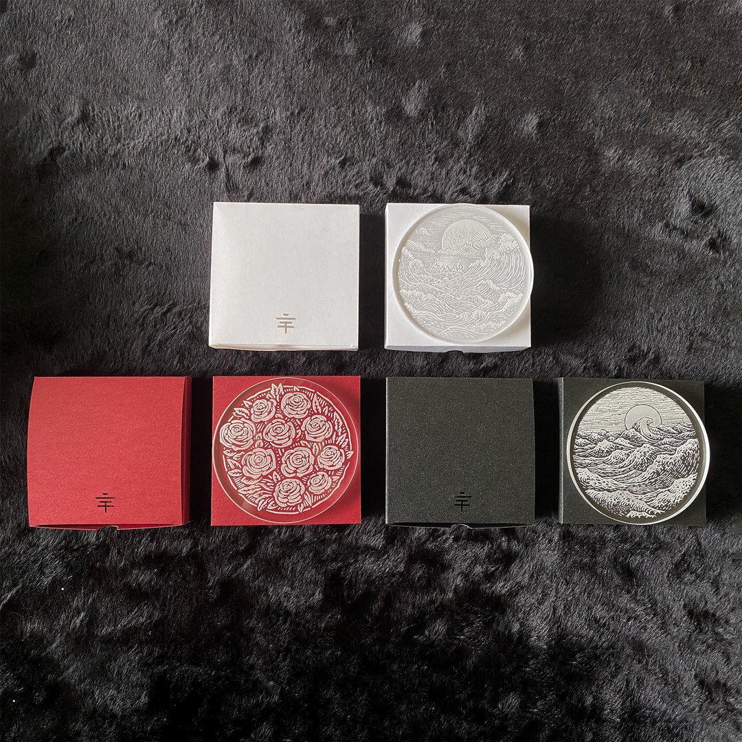 【台湾文创】逐浪与花舞 - 雷射雕刻压克力杯垫 | 造型杯垫 礼品 - 杯垫 - 压克力 白色