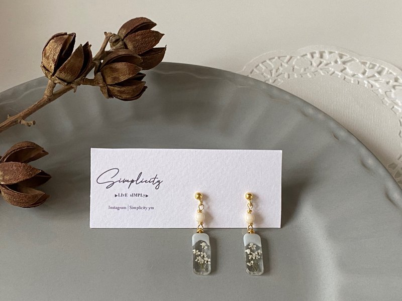 Simplicity | 小清新押花耳环 树脂 滴胶 干花 - 耳环/耳夹 - 树脂 