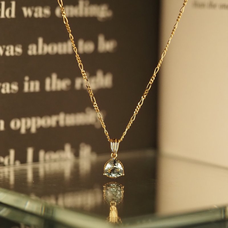 Aquamarine Trillion Necklace  | 海蓝宝三角颈链 | 18K 黄金 - 项链 - 贵金属 金色