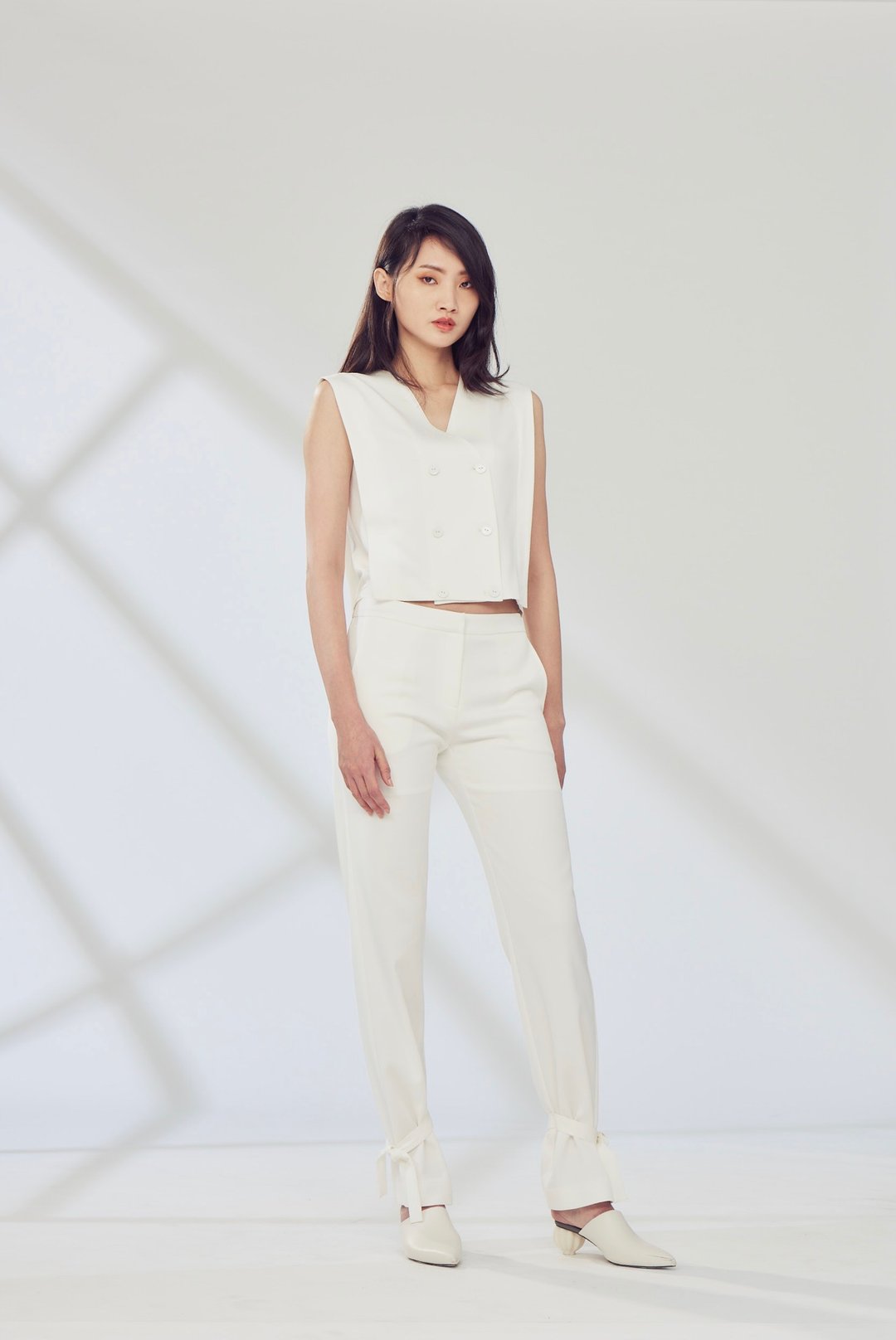 Off-season sale 白色束口裤 - 女装长裤 - 其他人造纤维 