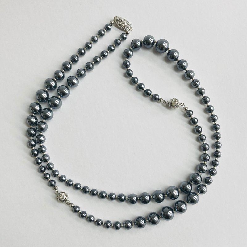 玻璃珍珠渐层设计长项链 / 6x12mm 约90cm / 枪灰色 / 日本制造 - 项链 - 玻璃 黑色