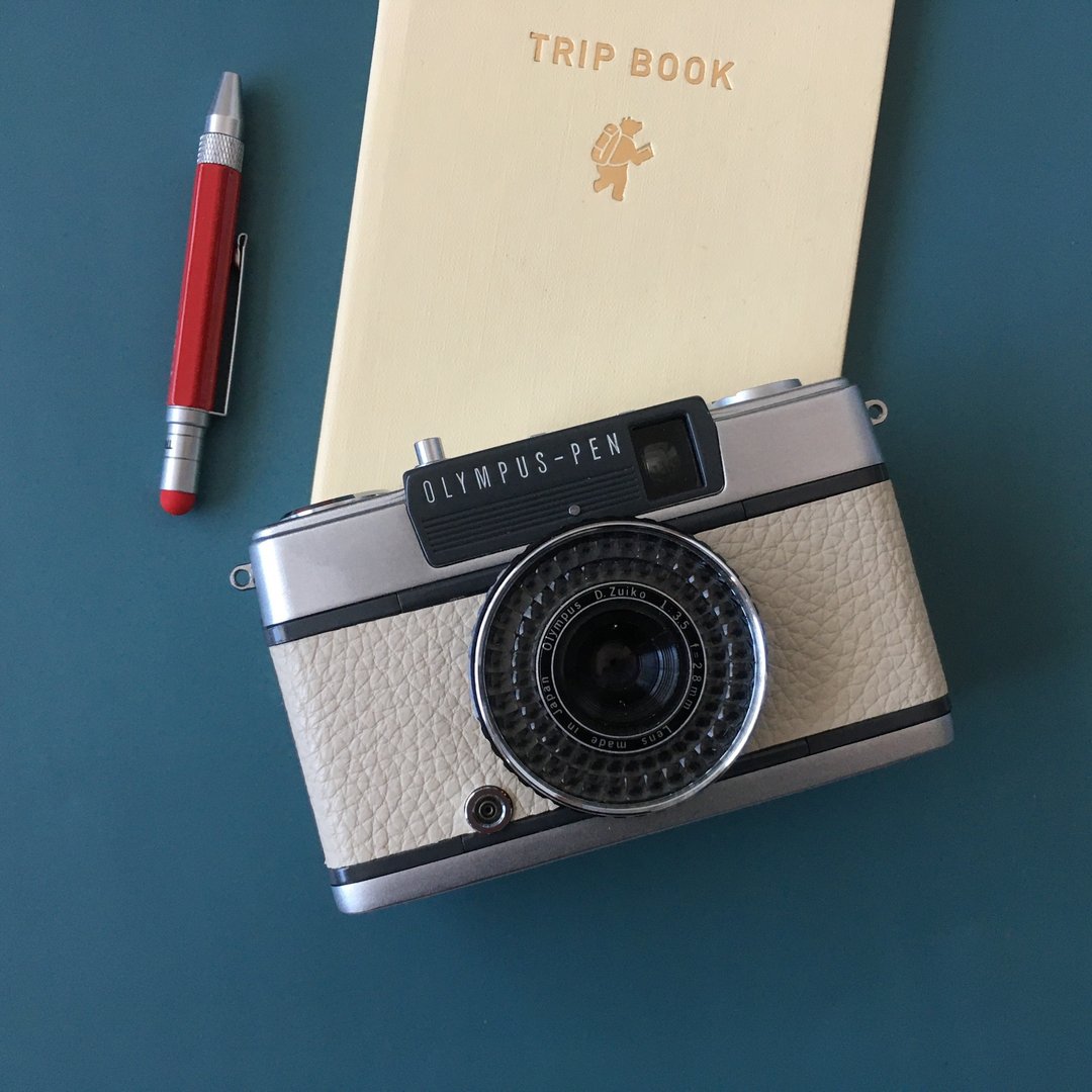 Olympus PEN EE-2 半格底片相机 象牙白真皮 附 3 个月保固 - 相机 - 其他金属 白色