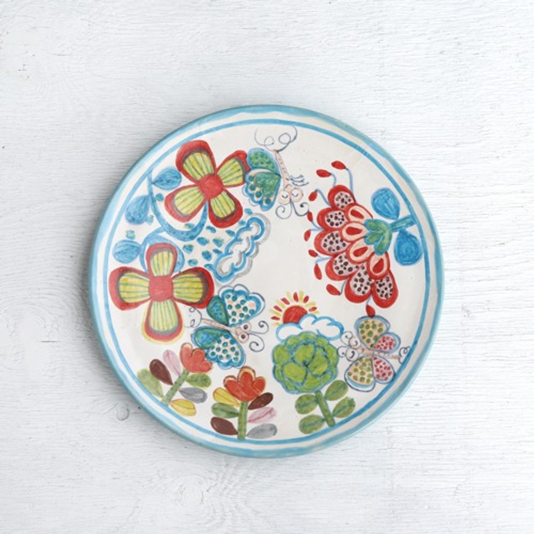 Flat plate with yellow flowers and butterfly painting - 浅碟/小碟子 - 陶 