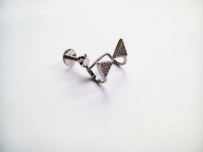 纯银螺丝夹耳环 - 耳环/耳夹 - 其他金属 白色