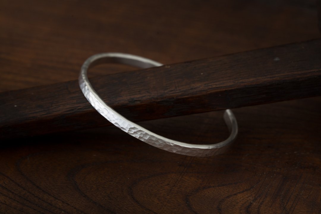 锤目海浪/树纹手环 Hammered Head Bangle - 手链/手环 - 纯银 银色