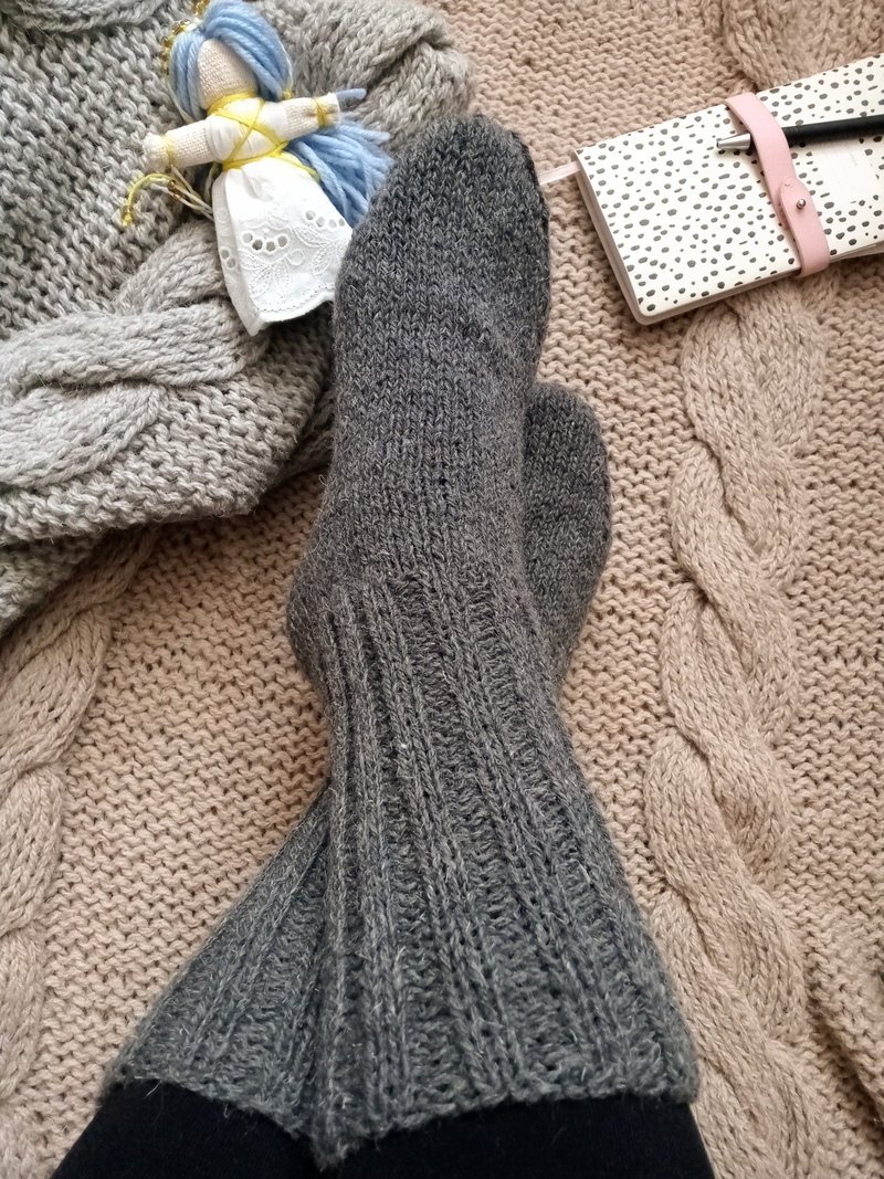 柔灰色羊毛袜 – 手工编织天然羊毛袜 – 冬季保暖居家袜 – 送礼 - 袜子 - 羊毛 灰色