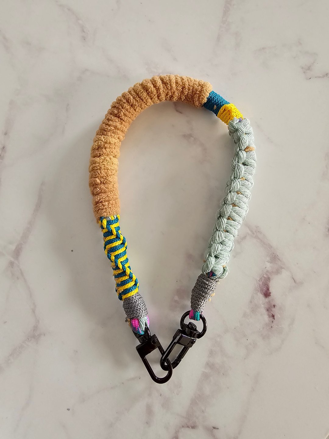 Faith Handmade | Macrame 多巴胺 手机腕带 相机腕带 手机挂绳 - 挂绳/吊绳 - 棉 