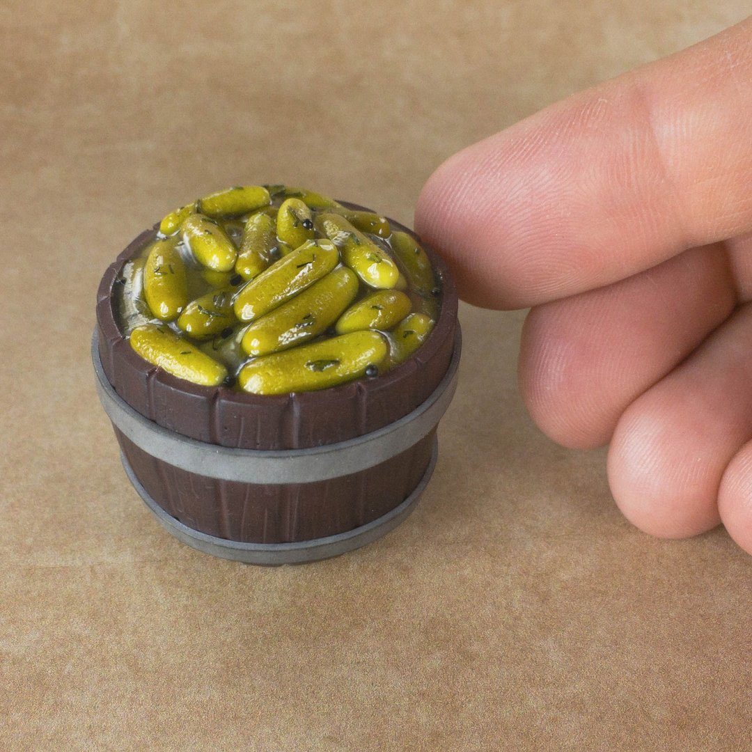 Miniature pickled cucumbers for dollhouse scale of 1:12 made of polymer clay - 玩偶/公仔 - 粘土 绿色