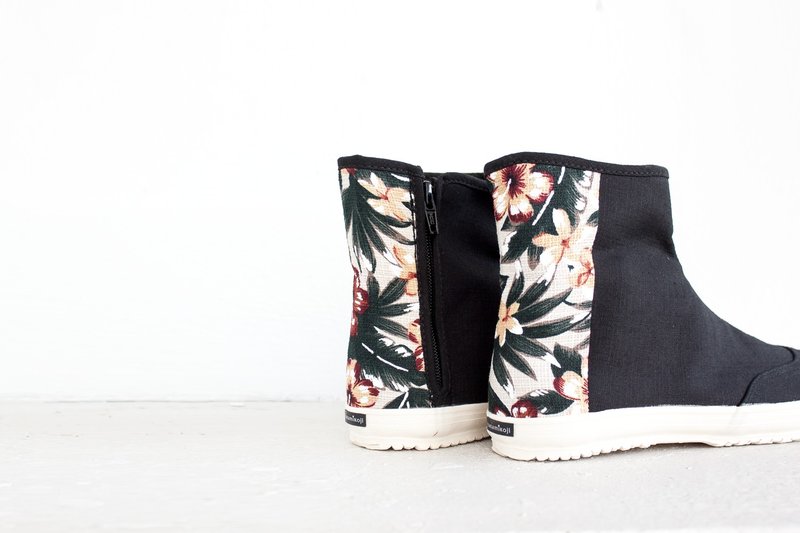 Pinkoi精选【足袋日】花と岩石 日式女靴 日本最爱 后跟细节 帆布 - 女款休闲鞋 - 棉．麻 黑色