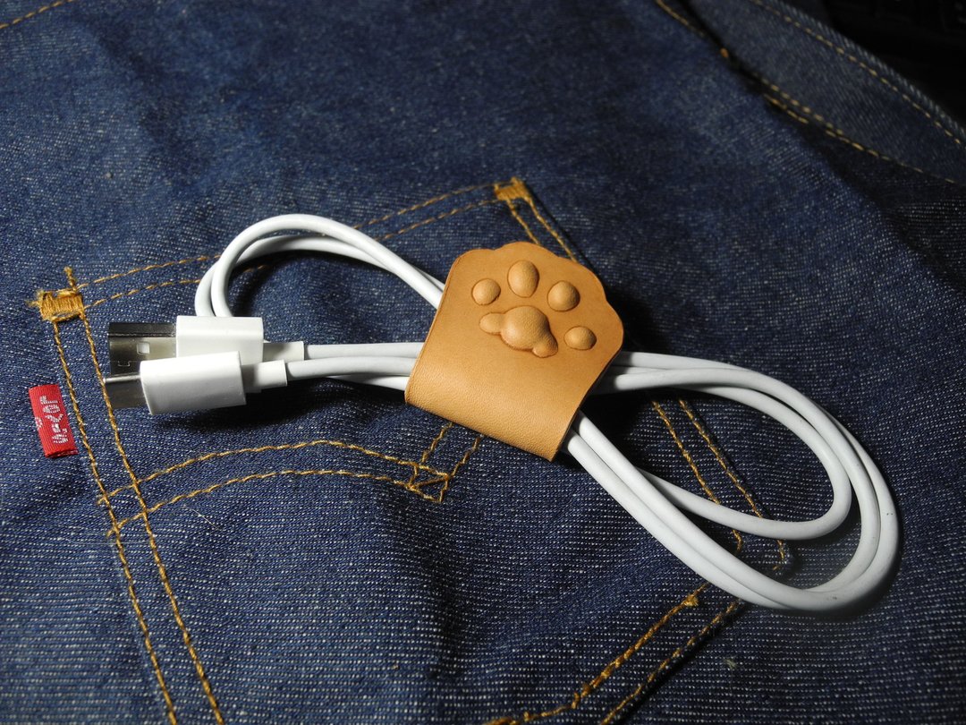 猫肉球卷线器 / 电线、耳机收纳-真皮超萌再现立体猫肉垫/猫脚印 - 耳机收纳 - 真皮 咖啡色