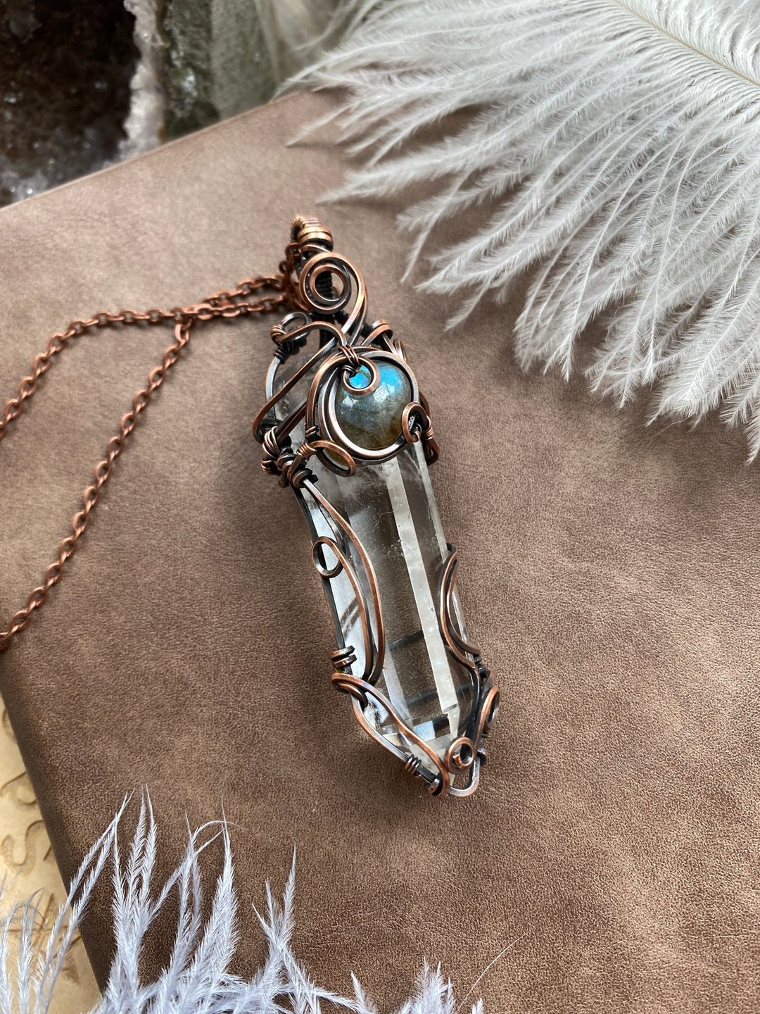 WW103 全手工编织 绕铜线 复古做旧 wire wrap拉长石白水晶柱吊咀 - 项链 - 铜/黄铜 咖啡色