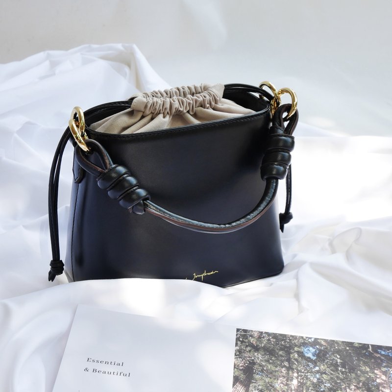 Fuji Bucket Bag 皮革水桶包  / 黑色 Black 真牛皮 - 束口袋双肩包 - 真皮 黑色