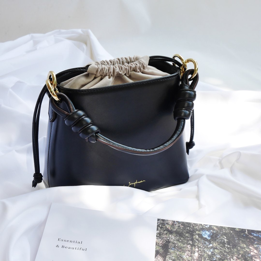 Fuji Bucket Bag 皮革水桶包  / 黑色 Black 真牛皮 - 束口袋双肩包 - 真皮 黑色