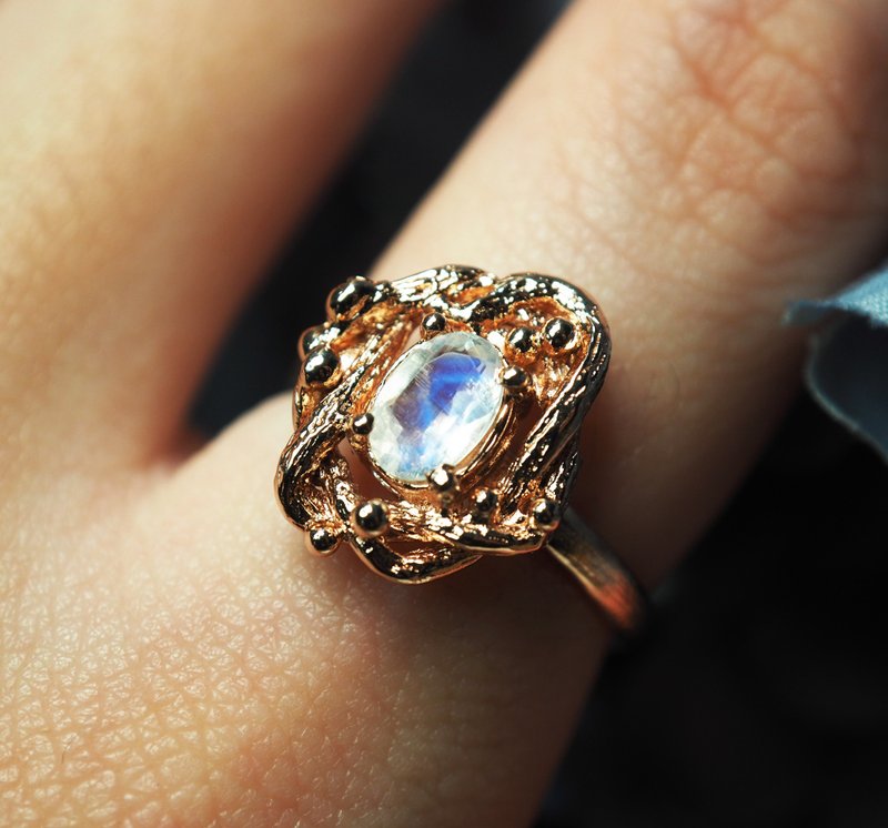 925银月光石植感麻花戒指(镀玫瑰金) - 戒指 - 宝石 金色