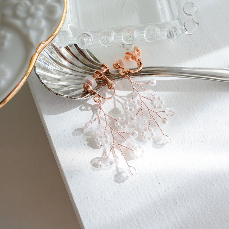 Hanaakari (Pink) wire accessory - 耳环/耳夹 - 其他金属 粉红色