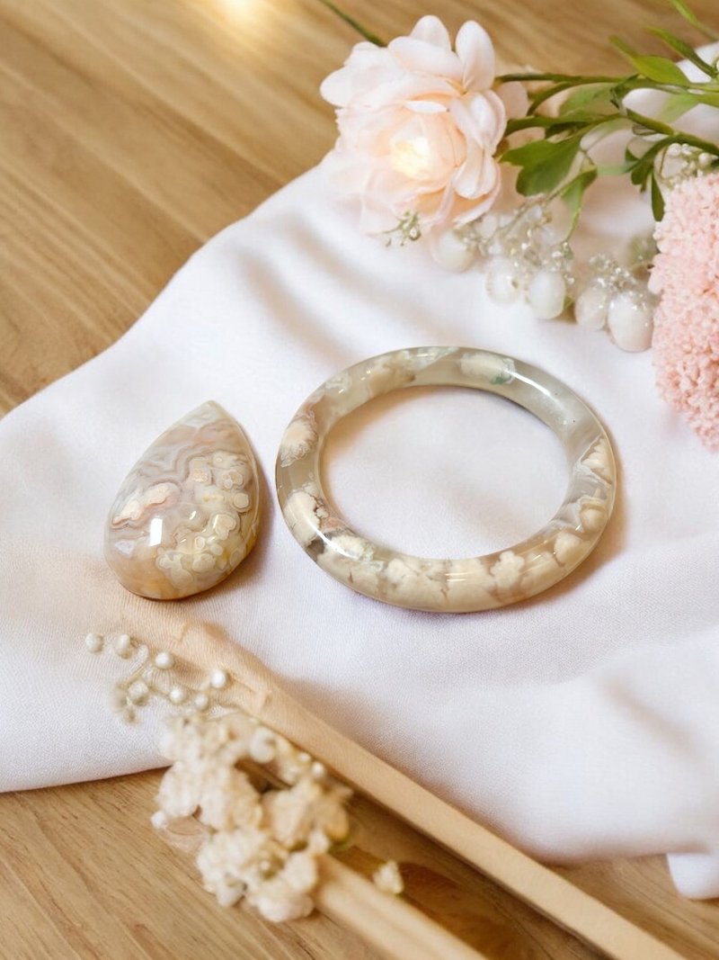 樱花玛瑙手镯  玛瑙手镯精美流沙粉镯赠同色吊坠50-52可戴 - 手链/手环 - 玉石 