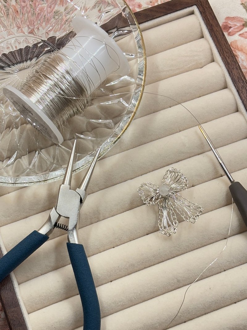 【金属编织】钩钩蝴蝶结戒指-可调整戒围 - 戒指 - 银 