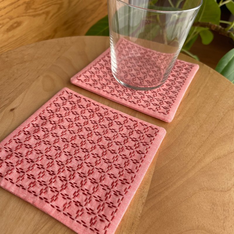 2 件套 Sashiko 杯垫，网格图案，红色，简约，刺绣，礼物，可水洗，咖啡厅用品，咖啡，茶，厨房用品，布艺杯垫，小礼物，刺绣杯架 - 杯垫 - 棉．麻 红色