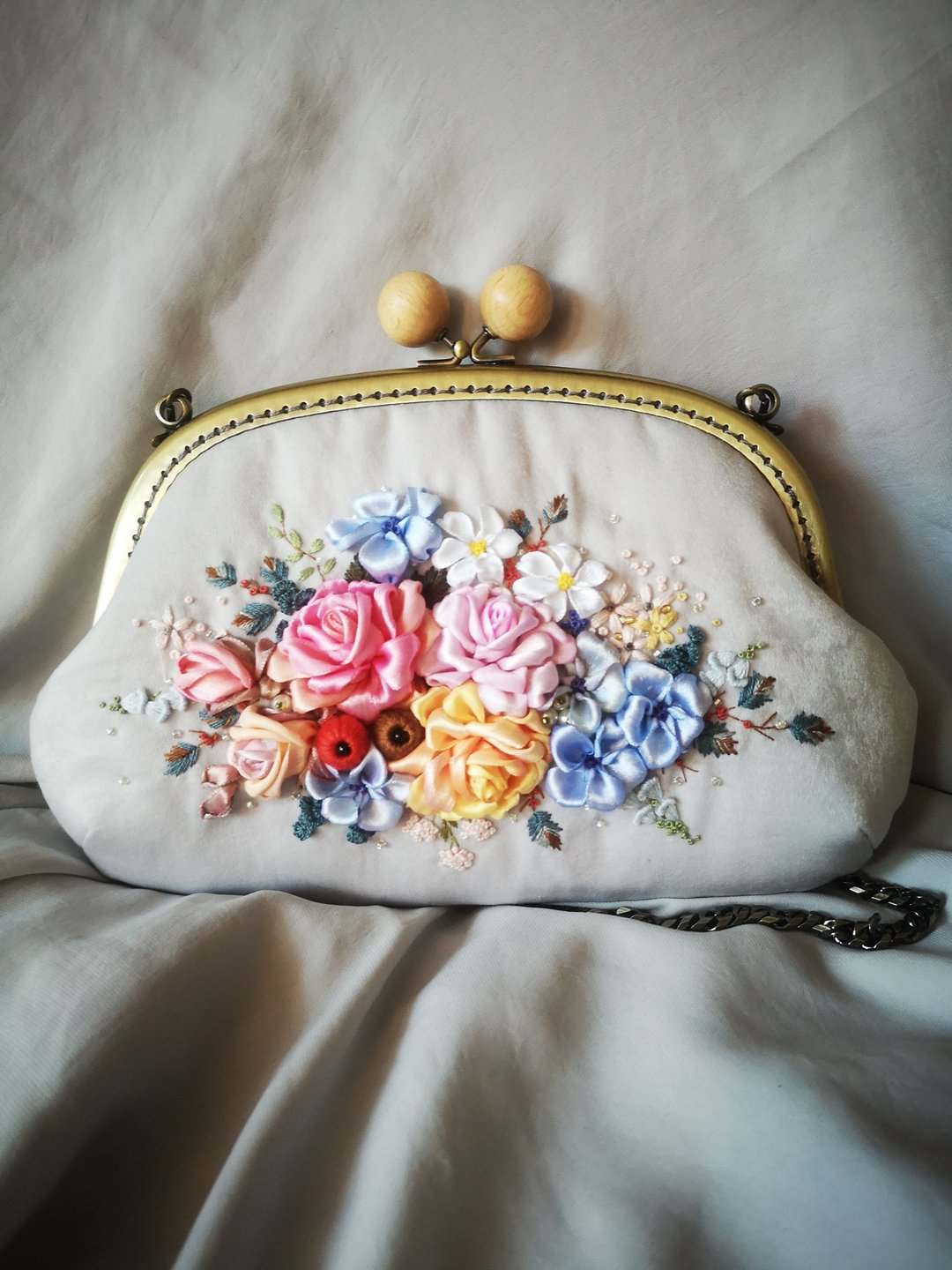 Bag, clutch, embroidered rose ribbon - 手拿包 - 绣线 银色