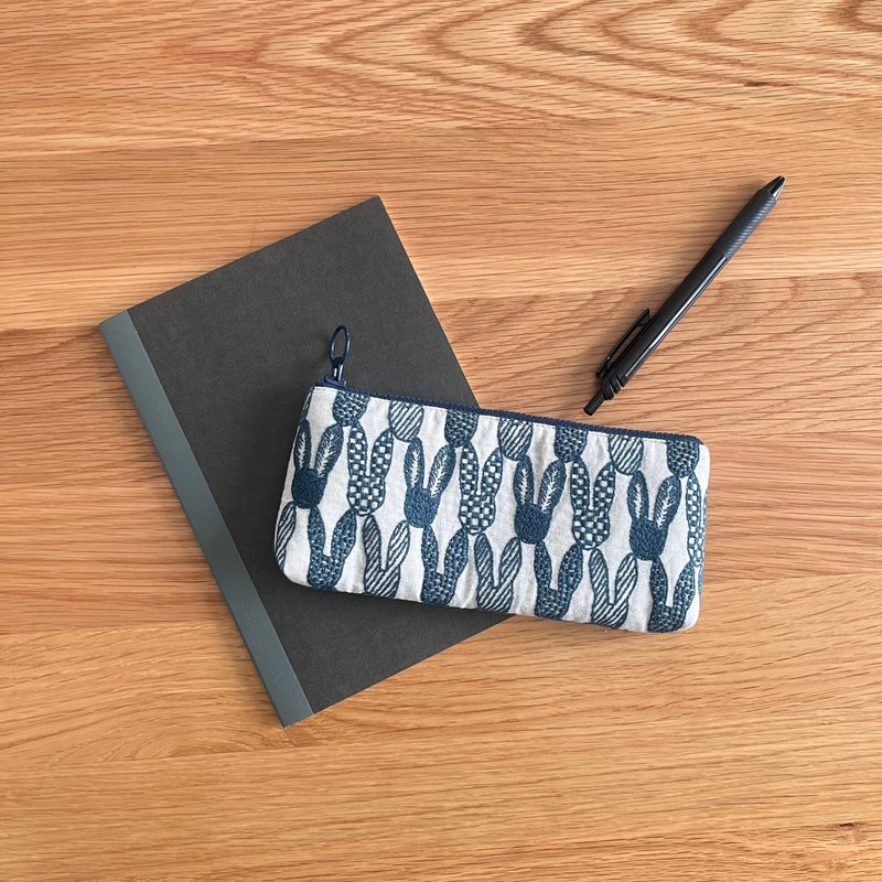 mina perhonen pomppia 刺绣收纳包 笔袋 - 铅笔盒/笔袋 - 棉．麻 卡其色