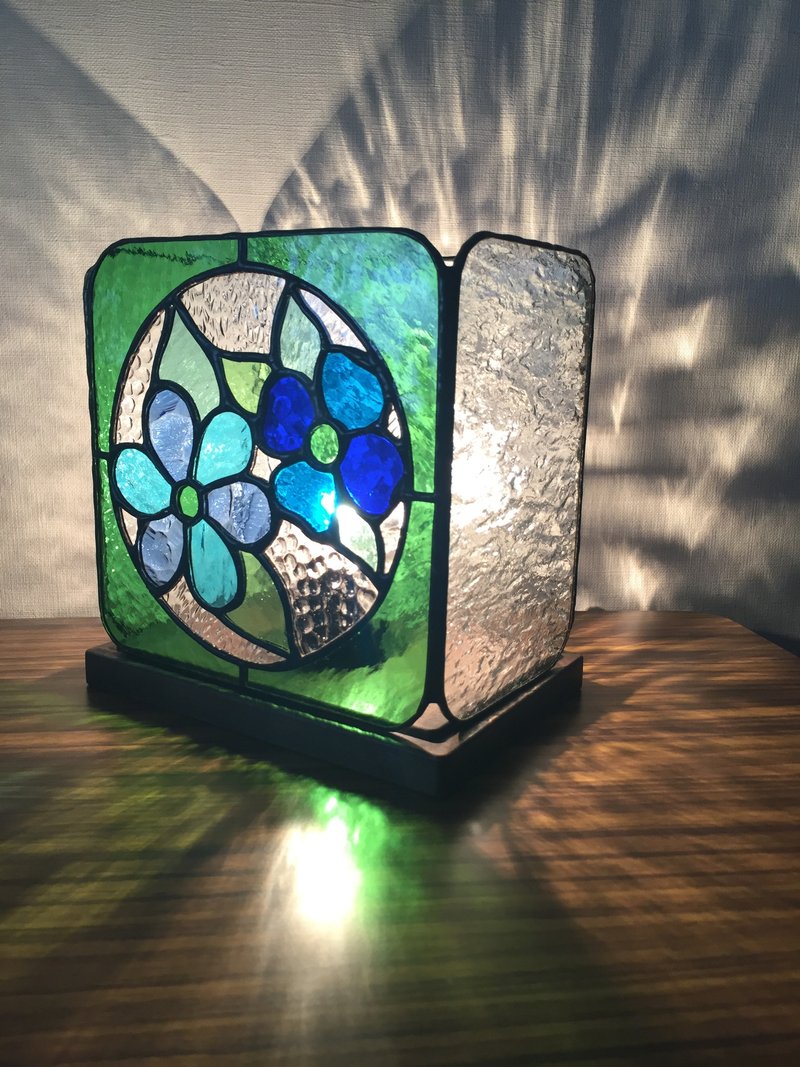 Stained glass lamp fleur nostalgique green - 灯具/灯饰 - 玻璃 绿色