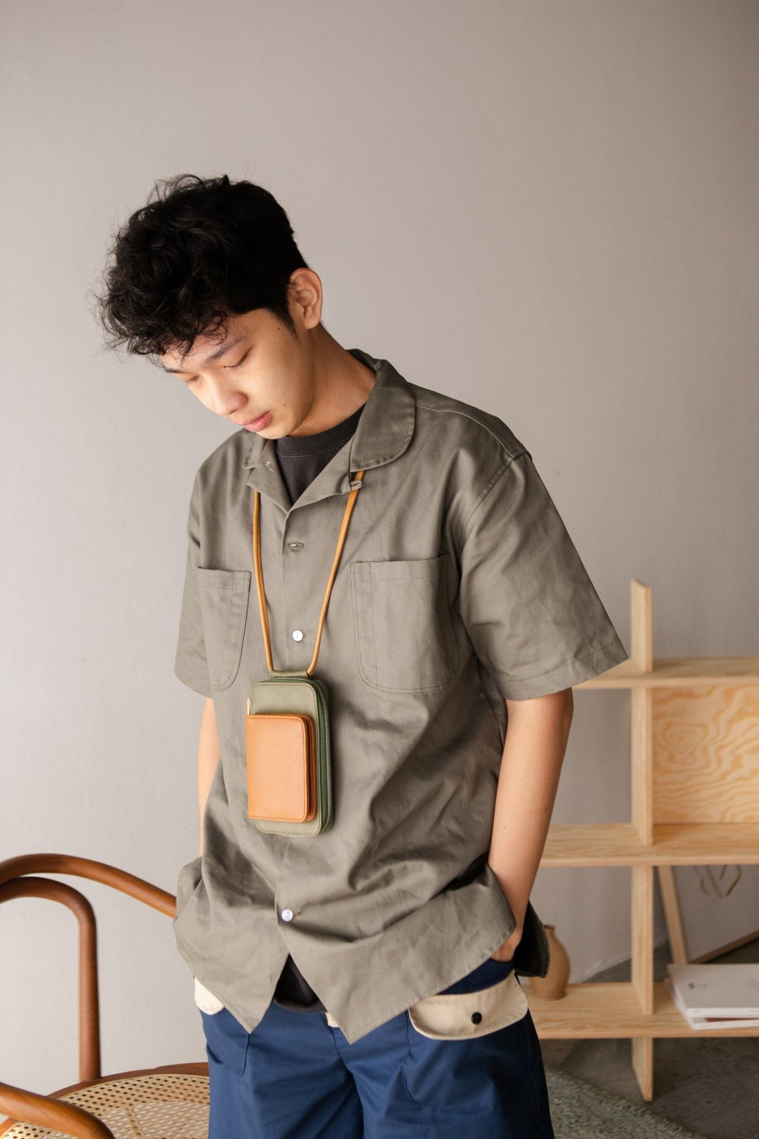 House of High Mars Bag (GreenBrown) - 侧背包/斜挎包 - 真皮 卡其色