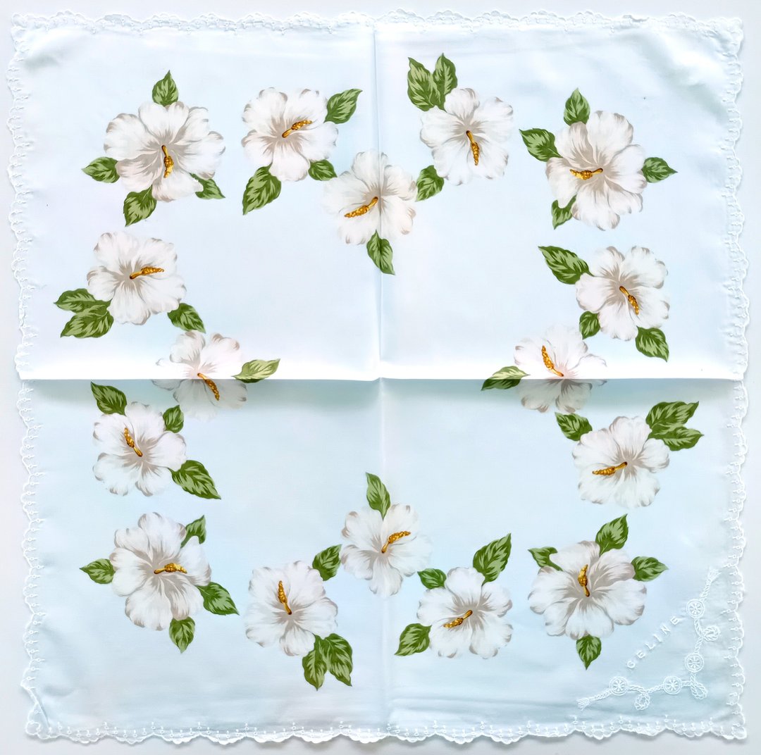 Celine 古董手帕 玉兰花蕾丝边饰 20 x 20 英寸 - 手帕/方巾 - 棉 透明