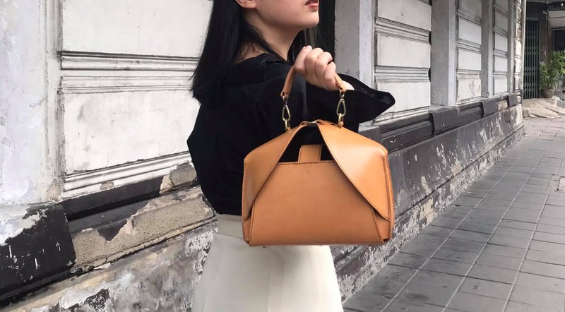 KNSS-V4 8 inch BUTTERO Hand to Shoulder bag - 手提包/手提袋 - 真皮 多色