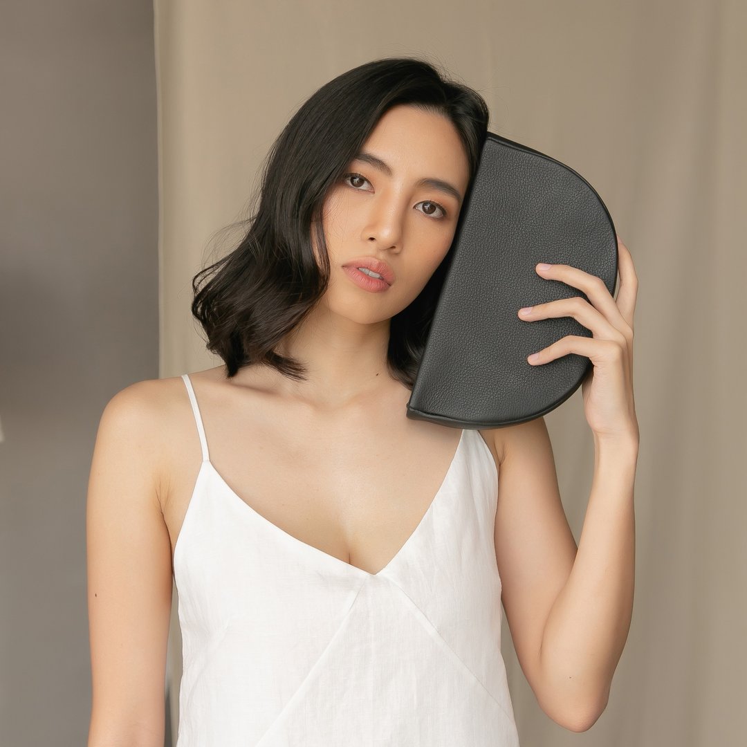 THE NEST leather shoulder bag - Black - 侧背包/斜挎包 - 真皮 黑色