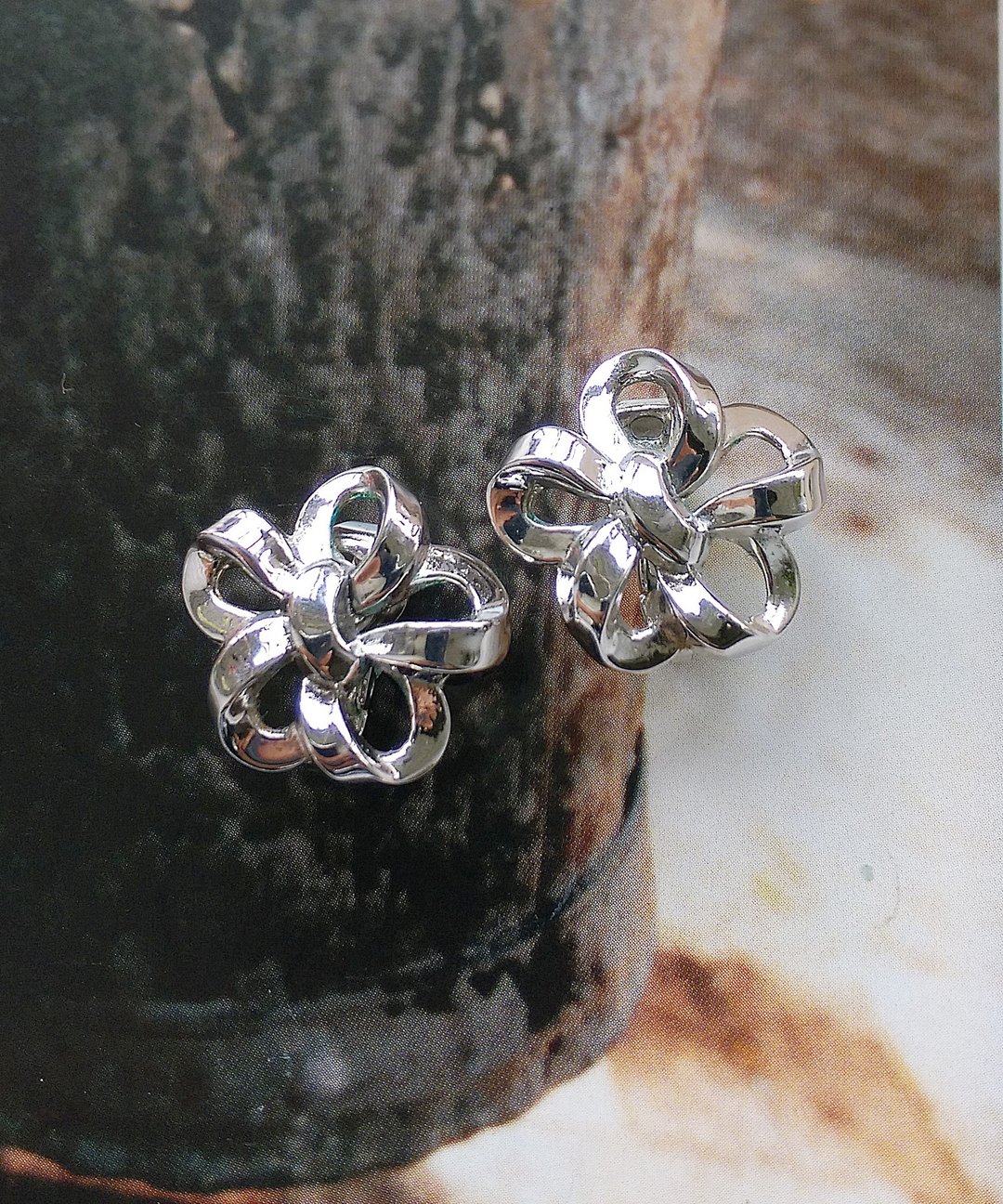 Vintage Jewelry 西洋古董饰品 TRIFARI 银色调 小花结 夹式耳环 - 耳环/耳夹 - 其他金属 金色