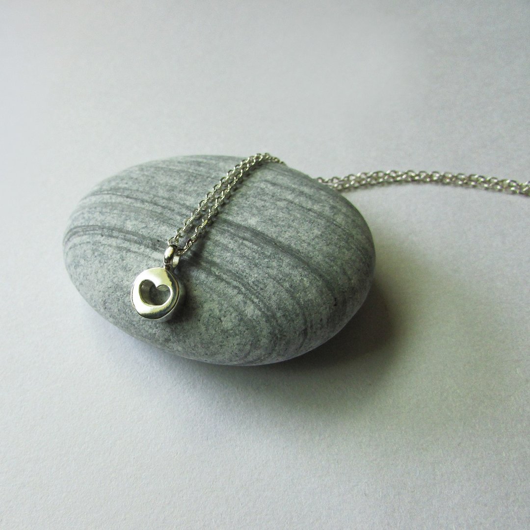 round heart necklace_圆心项链 | 925纯银 限量 设计师手作 - 项链 - 银 银色