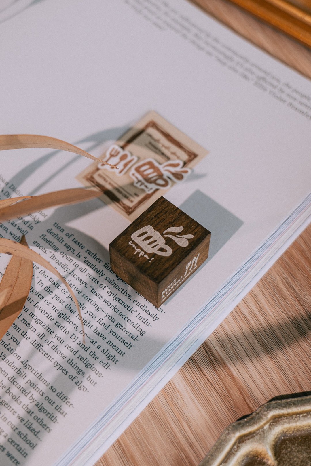 吃个蛋糕染色榉木印章 - 一杯热腾腾 - 印章/印台 - 木头 