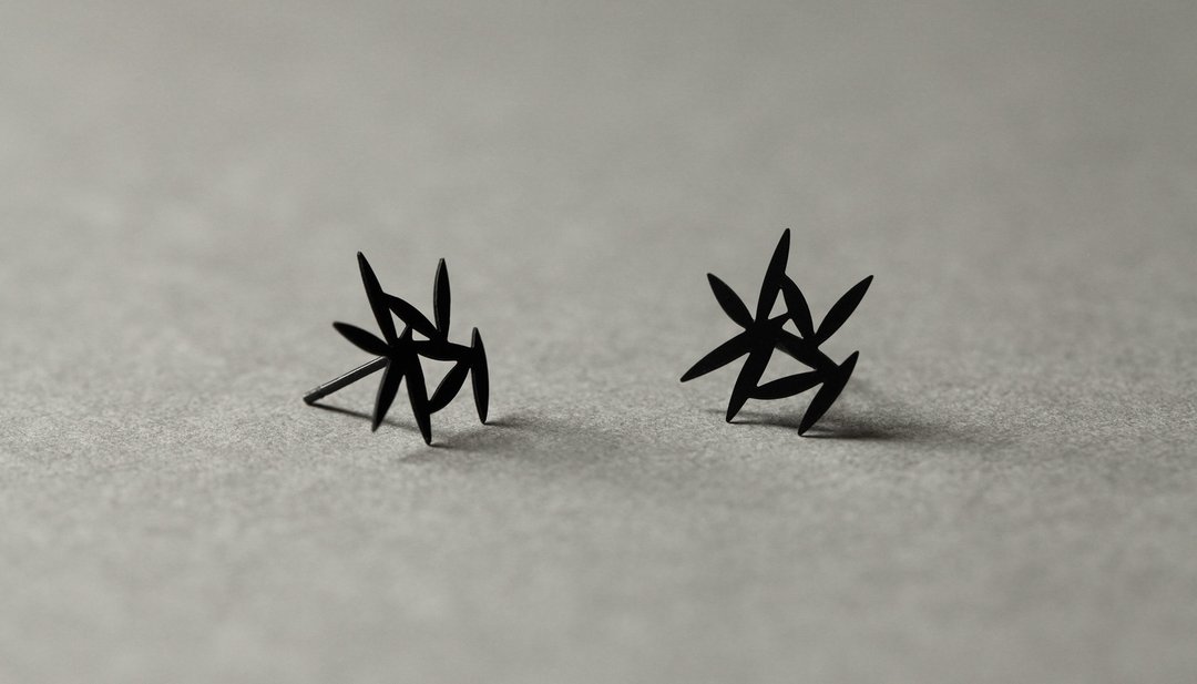 黑绿意耳环 - 耳环/耳夹 - 其他金属 黑色